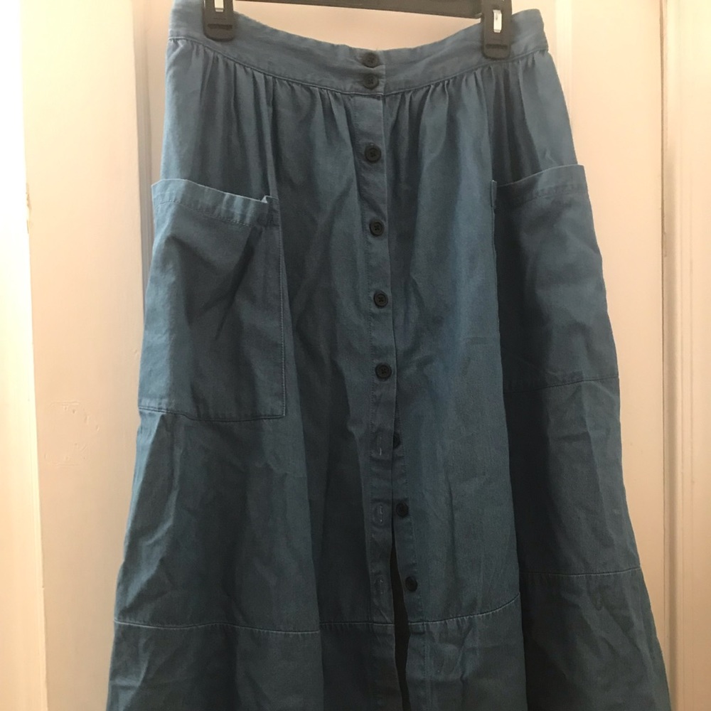 Long button down denim skirt with pockets!